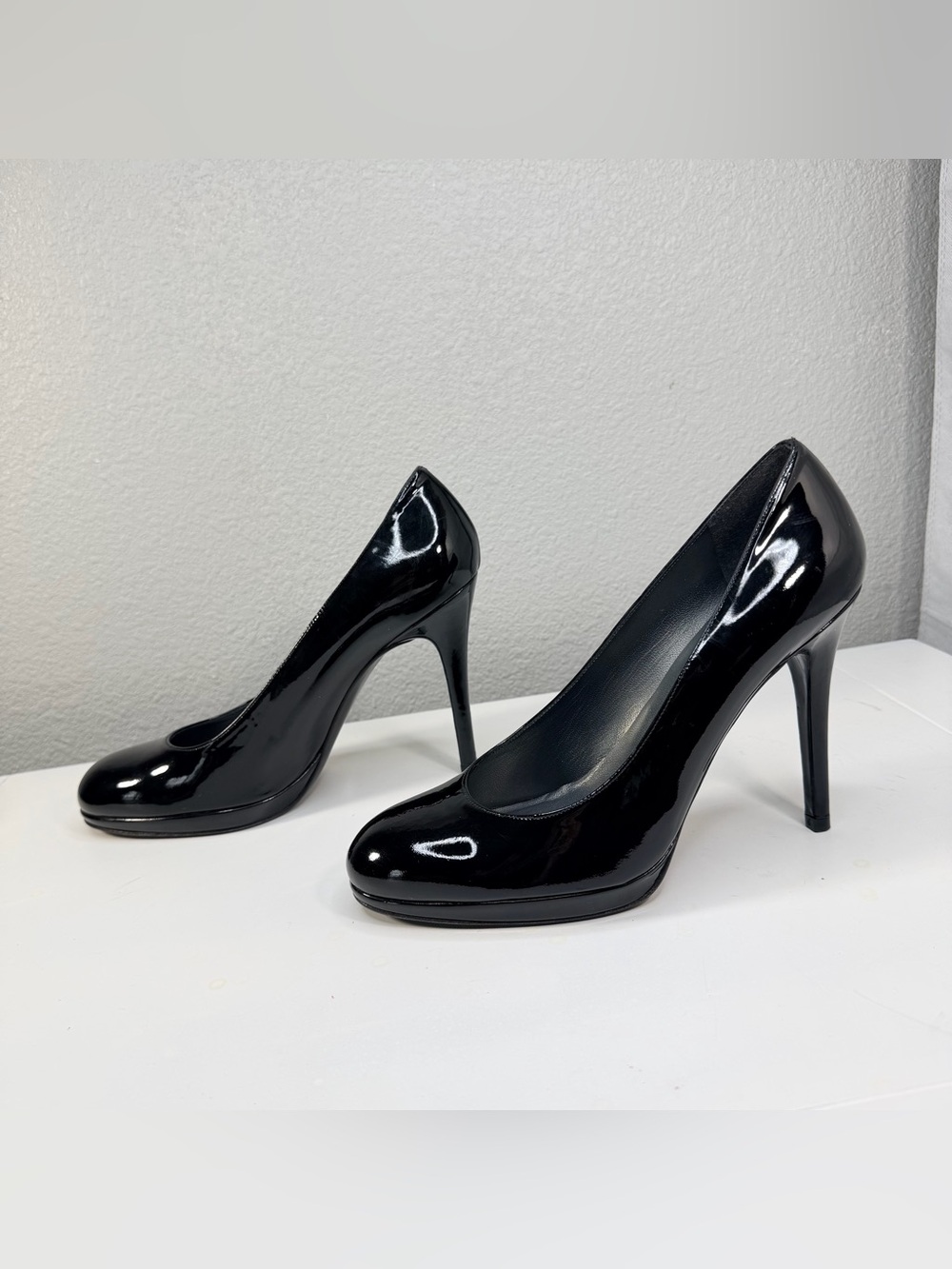 EUC Stuart Weitzman Black Patent Leather Stiletto Pumps SIZE 10 M